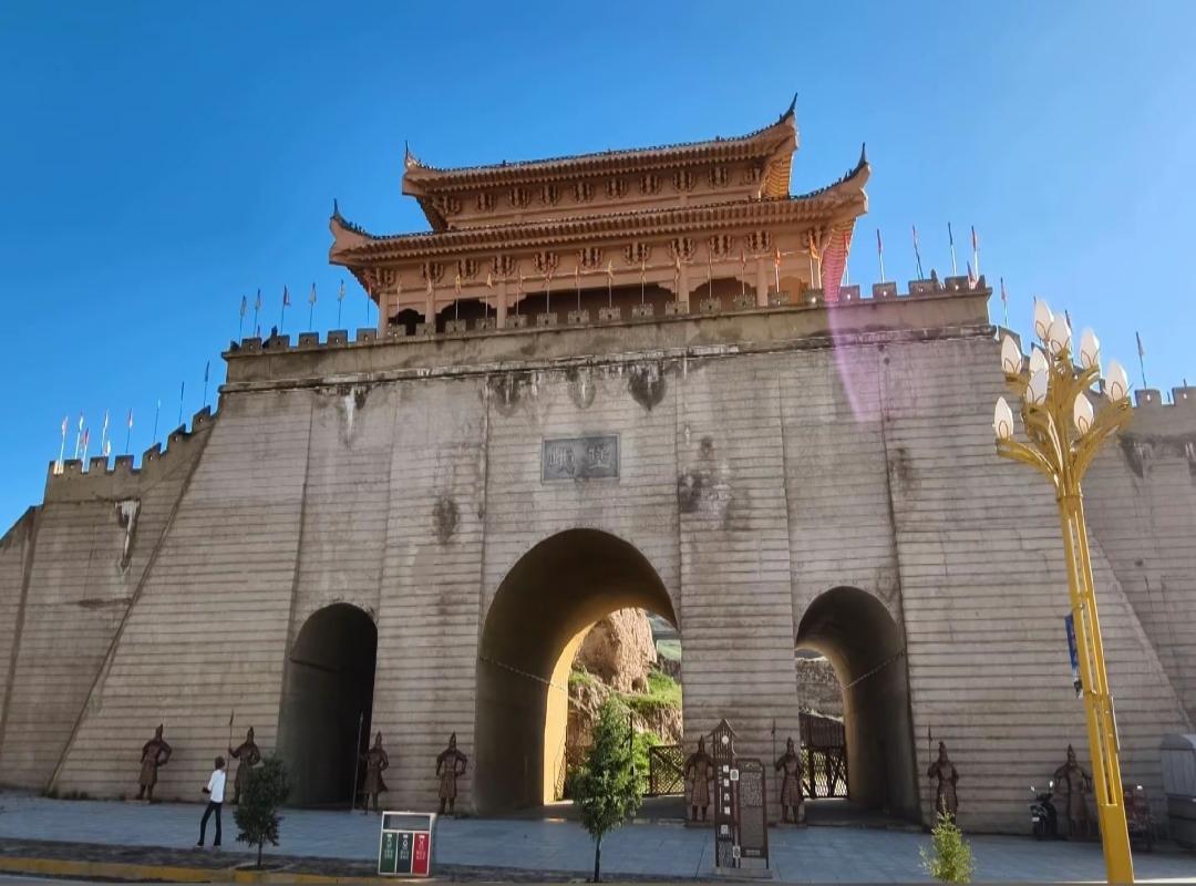 峨堡古城遗址 - 丝绸之路历史见证