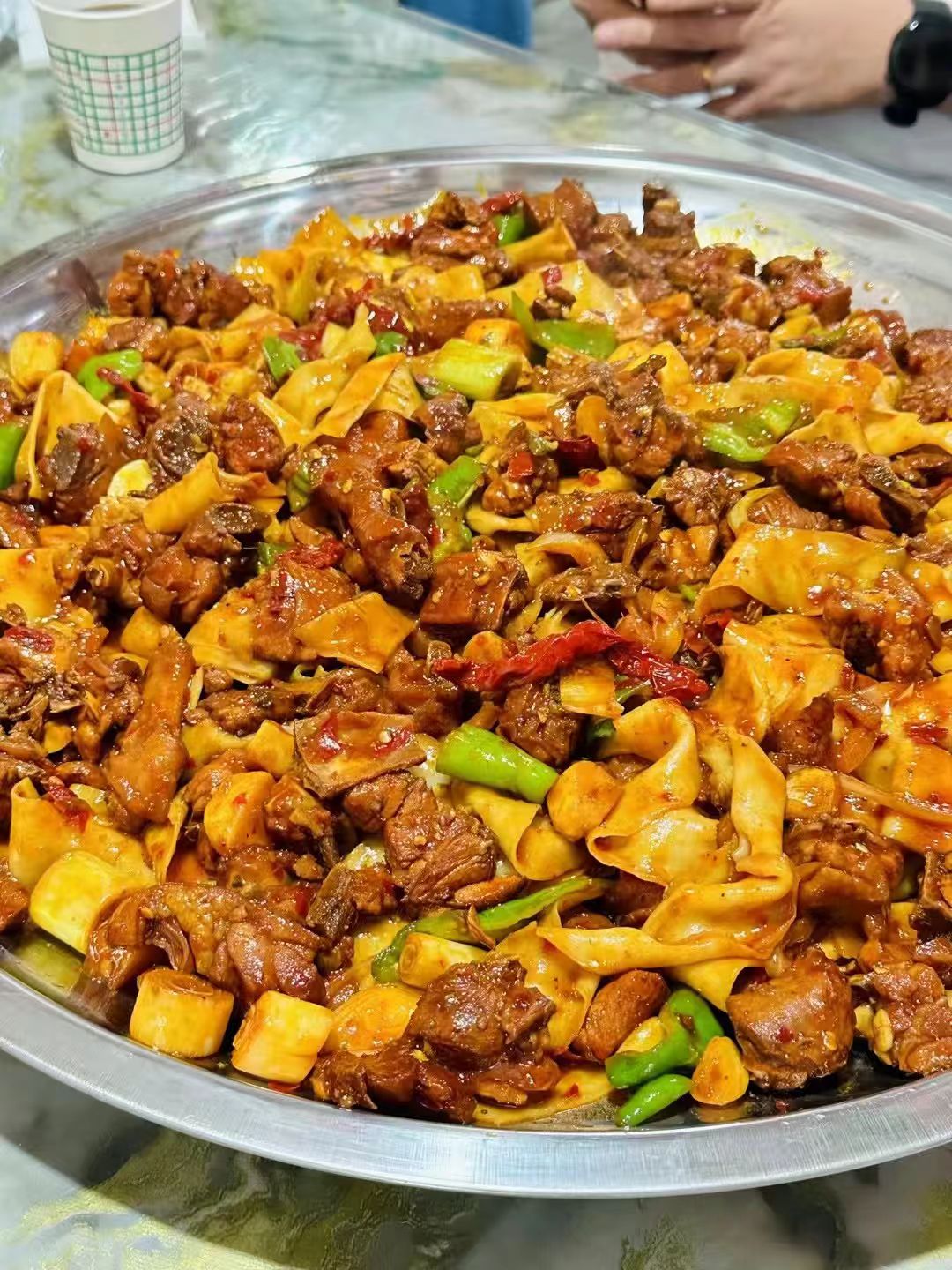 吐鲁番大盘鸡美食 - 新疆特色菜